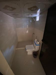 Koupelna v ubytování Wadi Rum Desert Base Camp