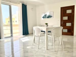 Ảnh trong thư viện ảnh của Condo with Patio overlooking Piazza ở Il-Gżira