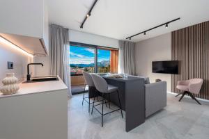 Телевизор и/или развлекательный центр в "Villa AnMari" The Cavtat View Residence