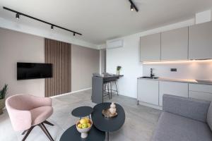 Кухня или мини-кухня в "Villa AnMari" The Cavtat View Residence
