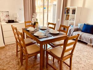 Kuchyňa alebo kuchynka v ubytovaní Amazing Time Apartment with 3 Bedrooms, 100m to the Grand Beach