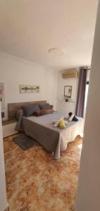 Posedenie v ubytovaní Villa Don Giovanni Fuengirola, Piscina Privada y vistas al mar y a la Montaña