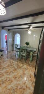 Posedenie v ubytovaní Villa Don Giovanni Fuengirola, Piscina Privada y vistas al mar y a la Montaña