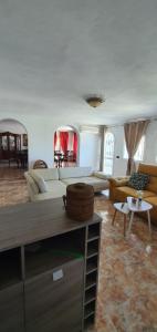 Posteľ alebo postele v izbe v ubytovaní Villa Don Giovanni Fuengirola, Piscina Privada y vistas al mar y a la Montaña