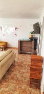 Televízia a/alebo spoločenská miestnosť v ubytovaní Villa Don Giovanni Fuengirola, Piscina Privada y vistas al mar y a la Montaña