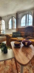 Posedenie v ubytovaní Villa Don Giovanni Fuengirola, Piscina Privada y vistas al mar y a la Montaña