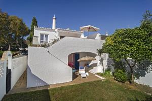 El edificio en el que está la casa vacacional