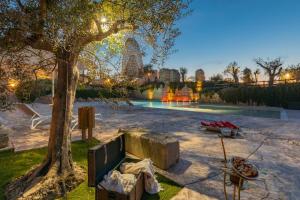 Бассейн в Cava Li Santi Residence или поблизости