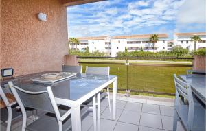 Balkón alebo terasa v ubytovaní 1 Bedroom Amazing Apartment In Moriani