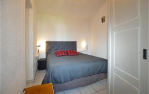 Posteľ alebo postele v izbe v ubytovaní 1 Bedroom Amazing Apartment In Moriani