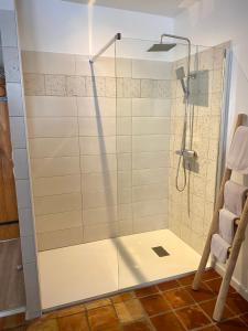 Gallery image of Le Bruit de l'eau (Chambre Boudoir) in Labeaume