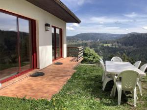 Üldine mäevaade või majutusasutusest Maison d'altitude avec vue panoramique à Gérardmer pildistatud vaade