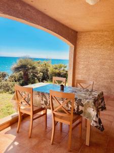 Galeriebild der Unterkunft Punta di mare, appartements bord de mer in Linguizzetta + 6 Fotos