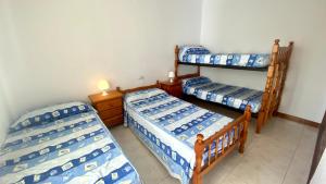 Ένα ή περισσότερα κρεβάτια σε δωμάτιο στο VILLA PALMERA +18 φωτογραφίες