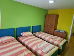 Posteľ alebo postele v izbe v ubytovaní Greenspace