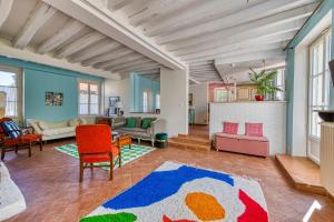 Posedenie v ubytovaní Maison Prado - avec piscine privée et grand jardin