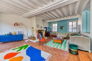 Posedenie v ubytovaní Maison Prado - avec piscine privée et grand jardin