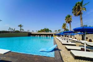 Bazén v ubytování Amareclub Baia Dei Turchi Resort - Adults Only nebo v jeho okolí