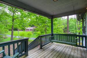 Fotografie z fotogalerie ubytování Coyote Crossing Hot Tub Arcade Games v destinaci Pigeon Forge + 37 fotografií