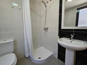 Kúpeľňa v ubytovaní Realrent Neo Mediterráneo