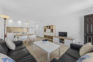 Kuchnia lub aneks kuchenny w obiekcie Casahost Bastian Boutique II Seaview