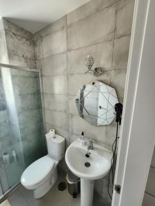 Koupelna v ubytování Apartamentos Centro Ronda 3 + 7 fotografií