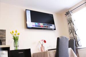 TV a/nebo společenská místnost v ubytování Guest suite + 3 fotografie