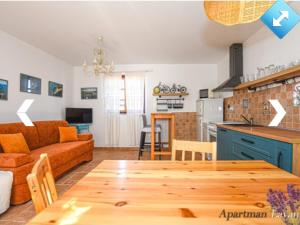 パグにあるApartmani Ina Pagのギャラリーの写真