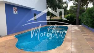The swimming pool at or close to SA TORRETA 1