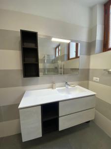 Koupelna v ubytování Casa Ahmati Borgo Vesio