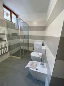 Koupelna v ubytování Casa Ahmati Borgo Vesio