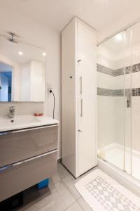 Bathroom sa Appart T3 50m PLAGE JARDIN PARKING