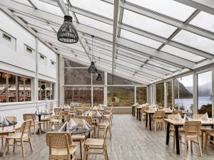 En restaurant eller et spisested på Eidfjord Hotel