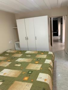Posteľ alebo postele v izbe v ubytovaní Apartamento en Cádiz capital