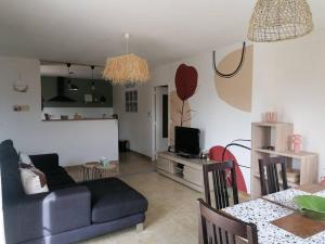 Zdjęcie z galerii obiektu Maison arborée dans le village de Megier w mieście Sabran