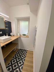 Fotografie z fotogalerie ubytování Bel appartement t2 rdc tout équipé avec cour les cocons de Madenn v destinaci Lamballe