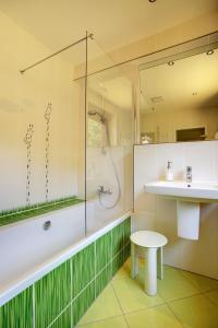 
Ein Badezimmer in der Unterkunft Hotel Haus Schons
