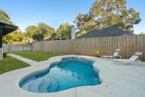 Fotografija u galeriji objekta Spacious/Convenient 4 Bedrooms with PRIVATE POOL and enclosed PATIO u gradu Savana