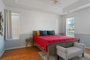 Fotografija u galeriji objekta Spacious/Convenient 4 Bedrooms with PRIVATE POOL and enclosed PATIO u gradu Savana