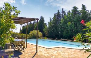The swimming pool at or close to Vigna Dante