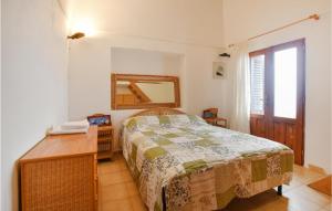 Postel nebo postele na pokoji v ubytování Gorgeous Home In Pantelleria With House Sea View