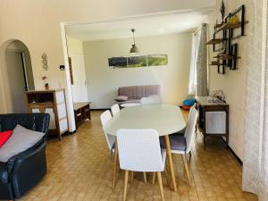 Zdjęcie z galerii obiektu Villa au calme avec piscine privée, proche Vallon Pont d'Arc et Ruoms, 4/6 personnes - FR-1-697-18 w mieście Lagorce