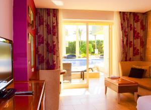 Sjónvarps- og/eða afþreyingartæki á Barceló Tiran Sharm