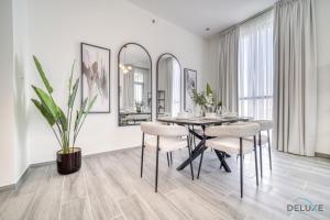 Fotografie z fotogalerie ubytování Tranquil 2BR with Assistant Room at Mesk 1 Midtown Dubai Production City by Deluxe Holiday Homes v Dubaji