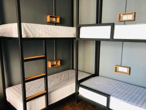 Katil atau katil-katil dalam bilik di Alobar1000 Hostel