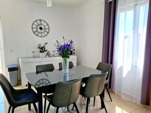 Fotografie z fotogalerie ubytování Apartment in Murter v Murteru