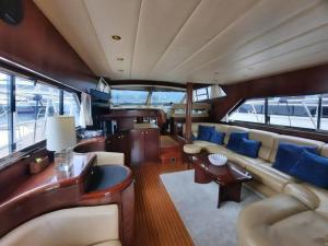 Fotografia z galérie ubytovania Yacht 3 chambres / 2 sdb - Vieux-Port de Cannes v Cannes