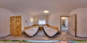 Gallery image of 2 BEDROOM APARTMENT PEROJ in Peroj