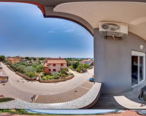 Gallery image of 2 BEDROOM APARTMENT PEROJ in Peroj