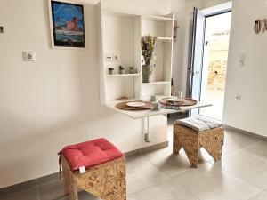 Fotografie z fotogalerie ubytování Surf-themed stone house at Kalliopi v destinaci Kalliópi